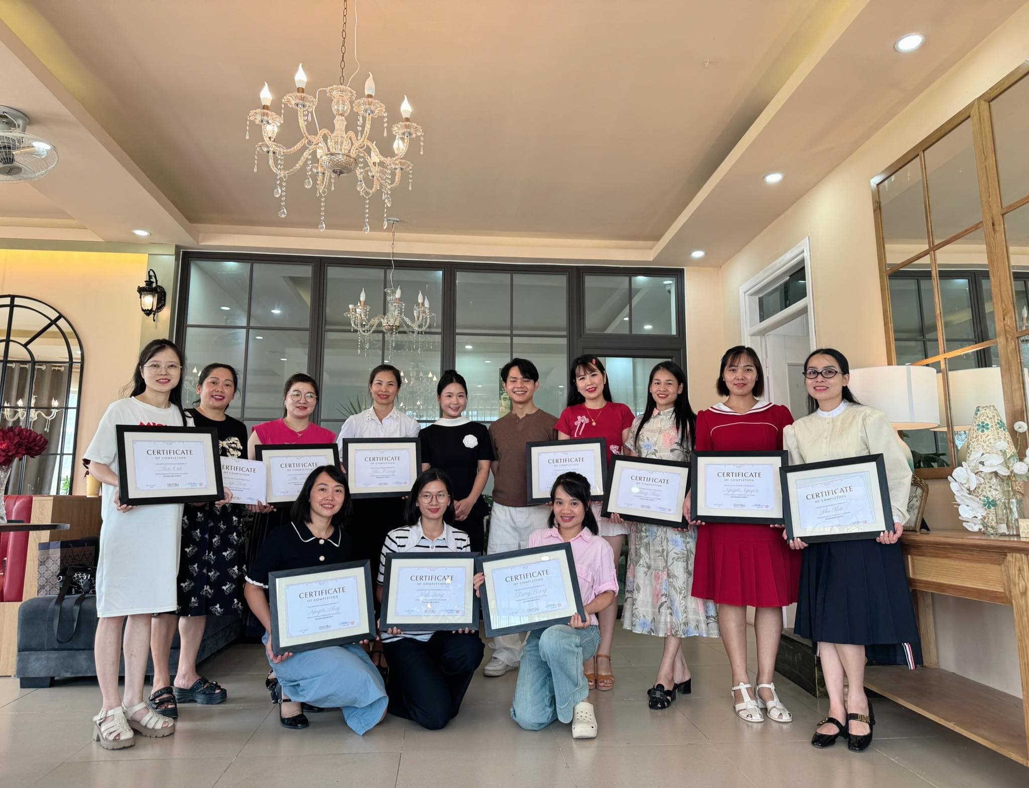 Certificate Roundhand Script chính thức trong tay – Nét chữ nghiêng thanh lịch từ nay là của em!