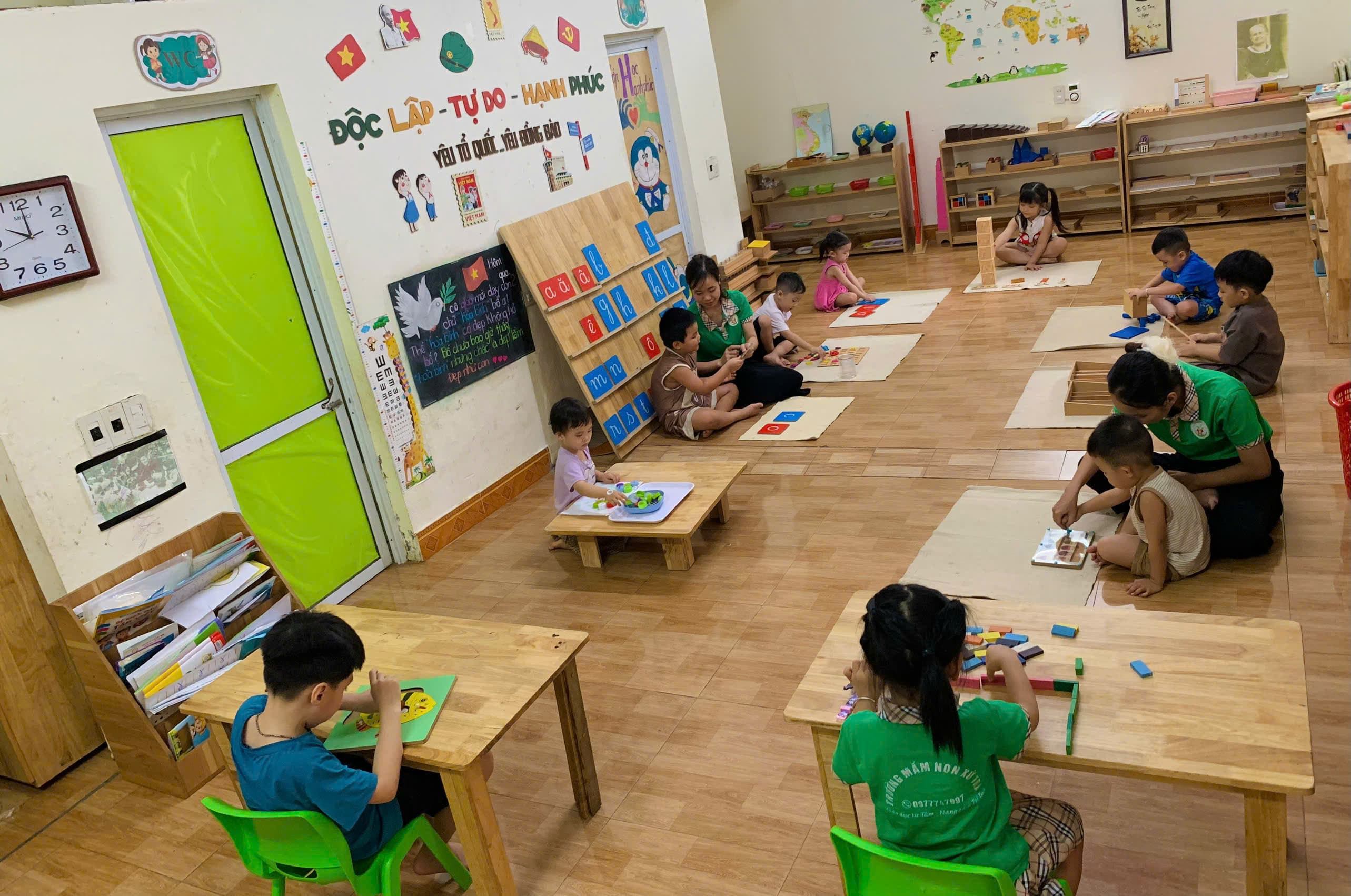 Hoạt động học tập sáng tạo với phương pháp Montessori